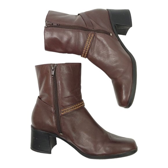 Clarks Leather Buckle Strap Ankle Boots 9 Side Zip Bootie Brown Block Heel 71037 - Picture 3 of 11